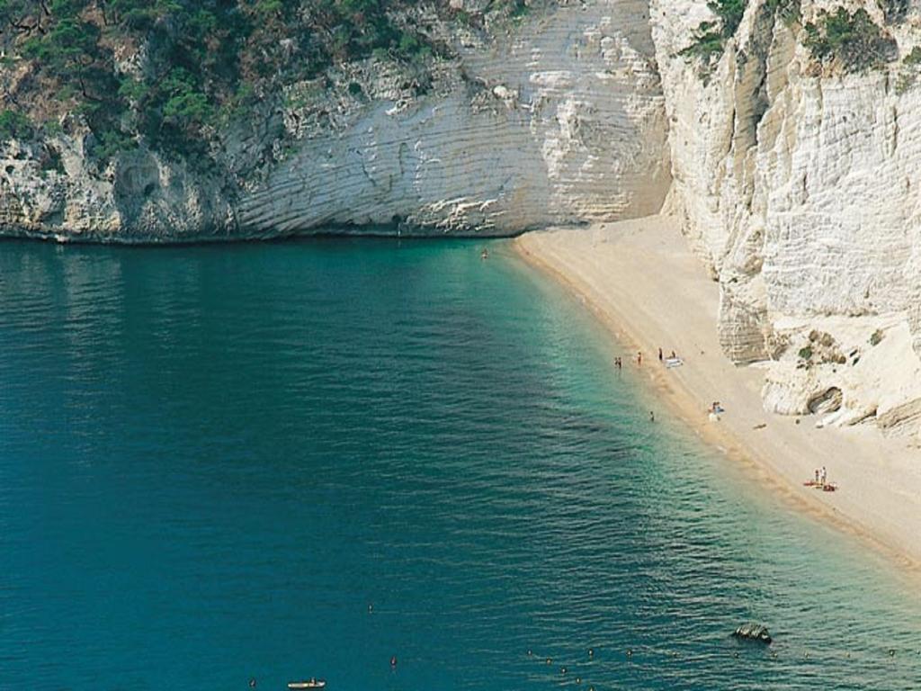 Hotel Alba Del Gargano Mattinata Exterior photo